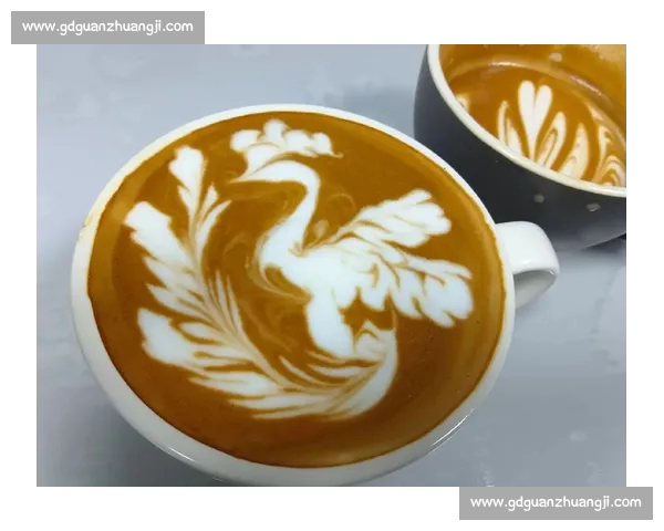 创意与技巧的碰撞 拉花比赛展现咖啡艺术魅力与匠心精神